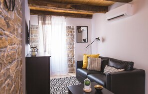 Smart TV - Gorgeous apartment in Oprtalj with WiFi (Oprtalj)