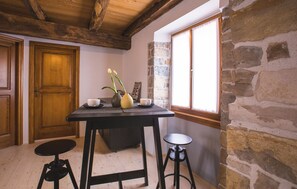 Dining - Gorgeous apartment in Oprtalj with WiFi (Oprtalj)