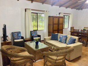 Living area - Epic Playera House- 15 min Playa Negra, Guanacaste (Provincia de Guanacaste)