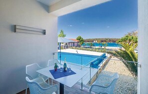 Outdoor dining - Lovely apartment in Punat with house sea view (Punat)