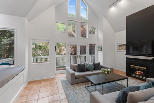 445 Depot Avenue – Elevated Telluride Comfort