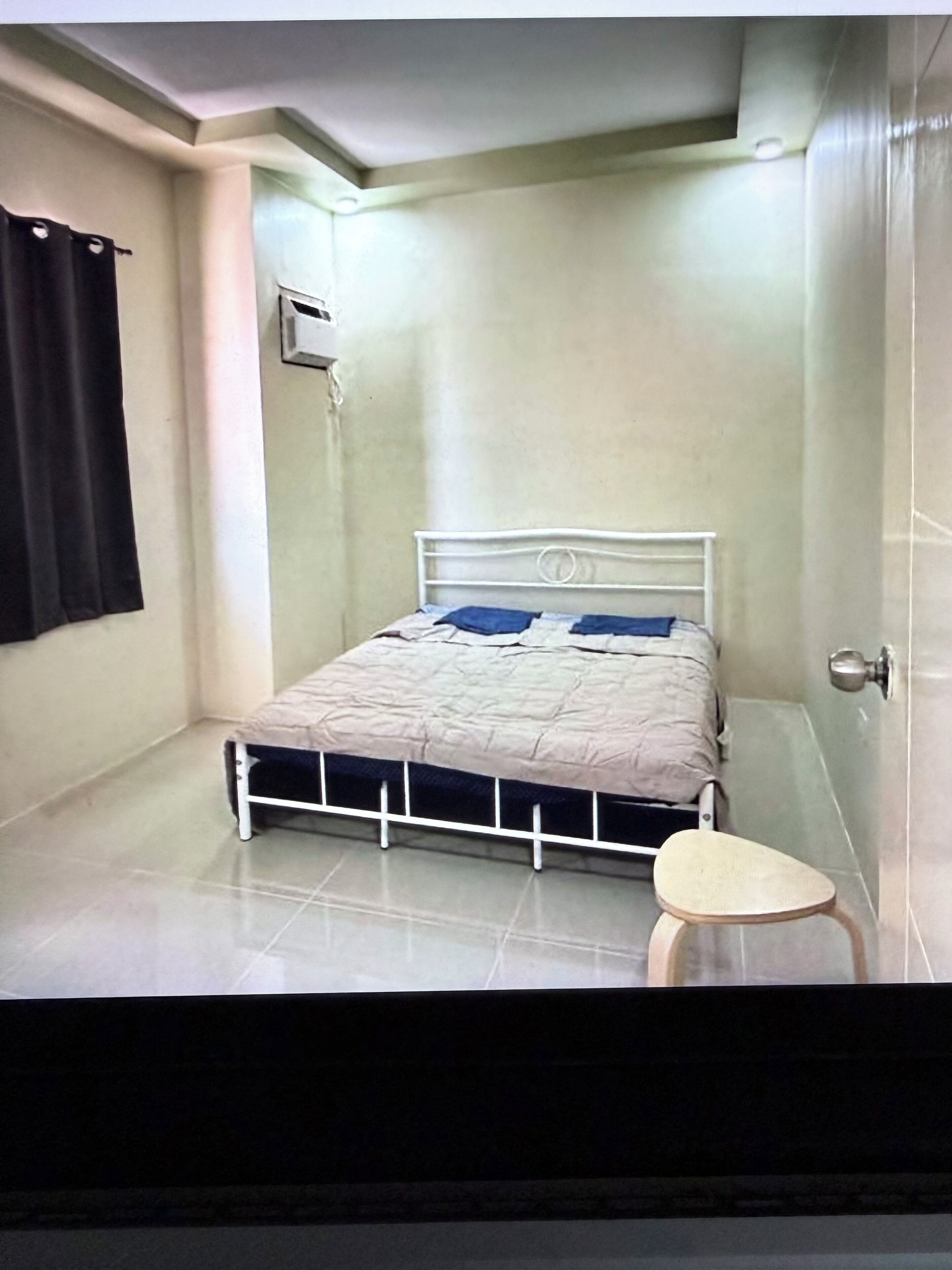 2 多间卧室、免费 WiFi、床单