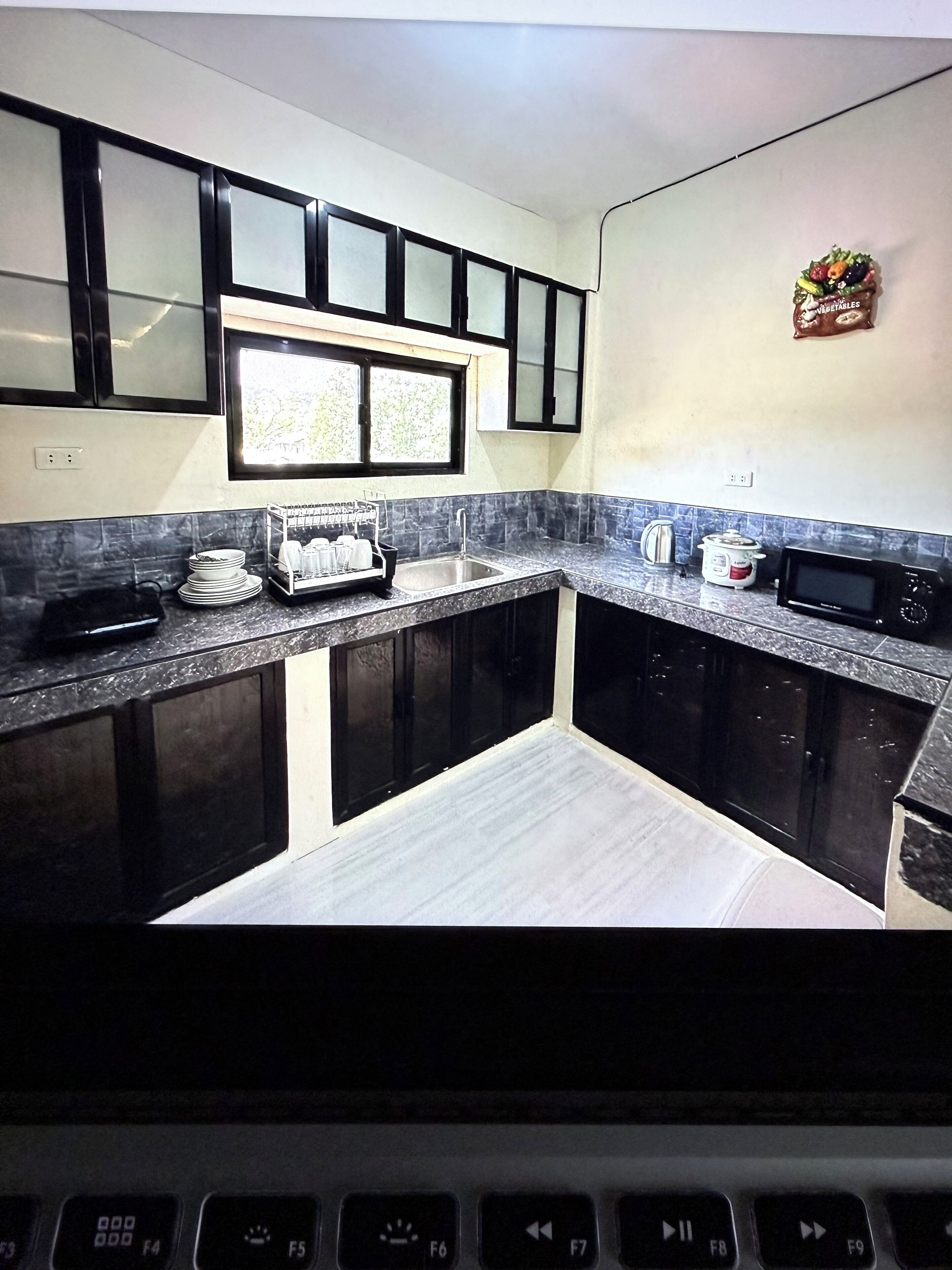 冰箱、微波炉、炉灶、电热水壶