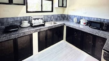 Fridge, microwave, stovetop, electric kettle