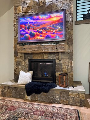 Interior - Serene Stay with Gorgeous Views, Bright, Cozy & Close to Everything Fruita.  (Loma)