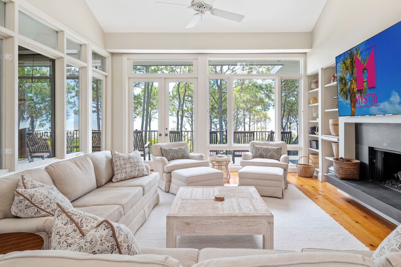 TV, ping pong, books, stereo