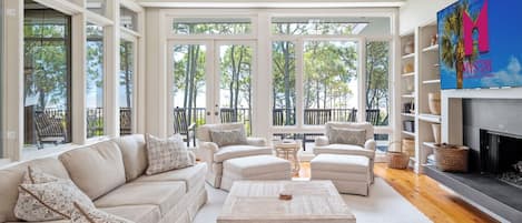 TV, table tennis, books, stereo