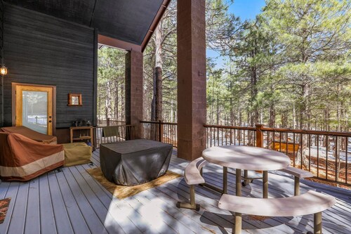 Luxe Cabin | Hot-tub & Fire-pit | Forest Views