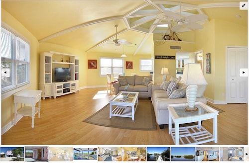 The Pink Seahorse – Fort Myers Beach Retreat