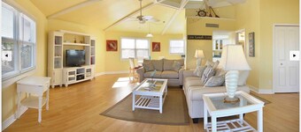 The Pink Seahorse – Fort Myers Beach Retreat