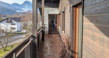 Large attic apartment with a view of the Kaiser Mountains. Swimming pool and sauna!