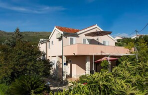 Exterior - Amazing apartment in Podstrana with WiFi (Podstrana)