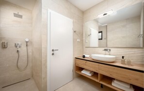 Douche, séchoir à cheveux