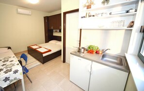 Free WiFi - Stunning apartment in Drvenik with house sea view (Drvenik)