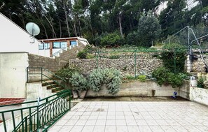 Property grounds - Lovely apartment in Drvenik with house sea view (Drvenik)