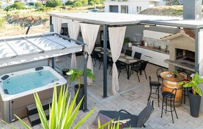 Outdoor dining - Gorgeous apartment in Podstrana with WiFi (Podstrana)