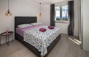 1 bedroom, in-room safe, free WiFi - Stunning apartment in Tucepi with lake view (Tucepi)