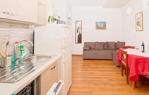 Interior - Awesome apartment in Zivogosce with WiFi (Zivogosce)