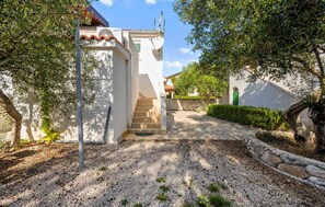 Property grounds - 1 bedroom cozy apartment in Betina (Betina)