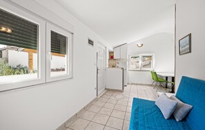 TV - 1 bedroom stunning apartment in Betina (Betina)