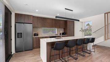 Oven, stovetop, coffee/tea maker, cookware/dishes/utensils