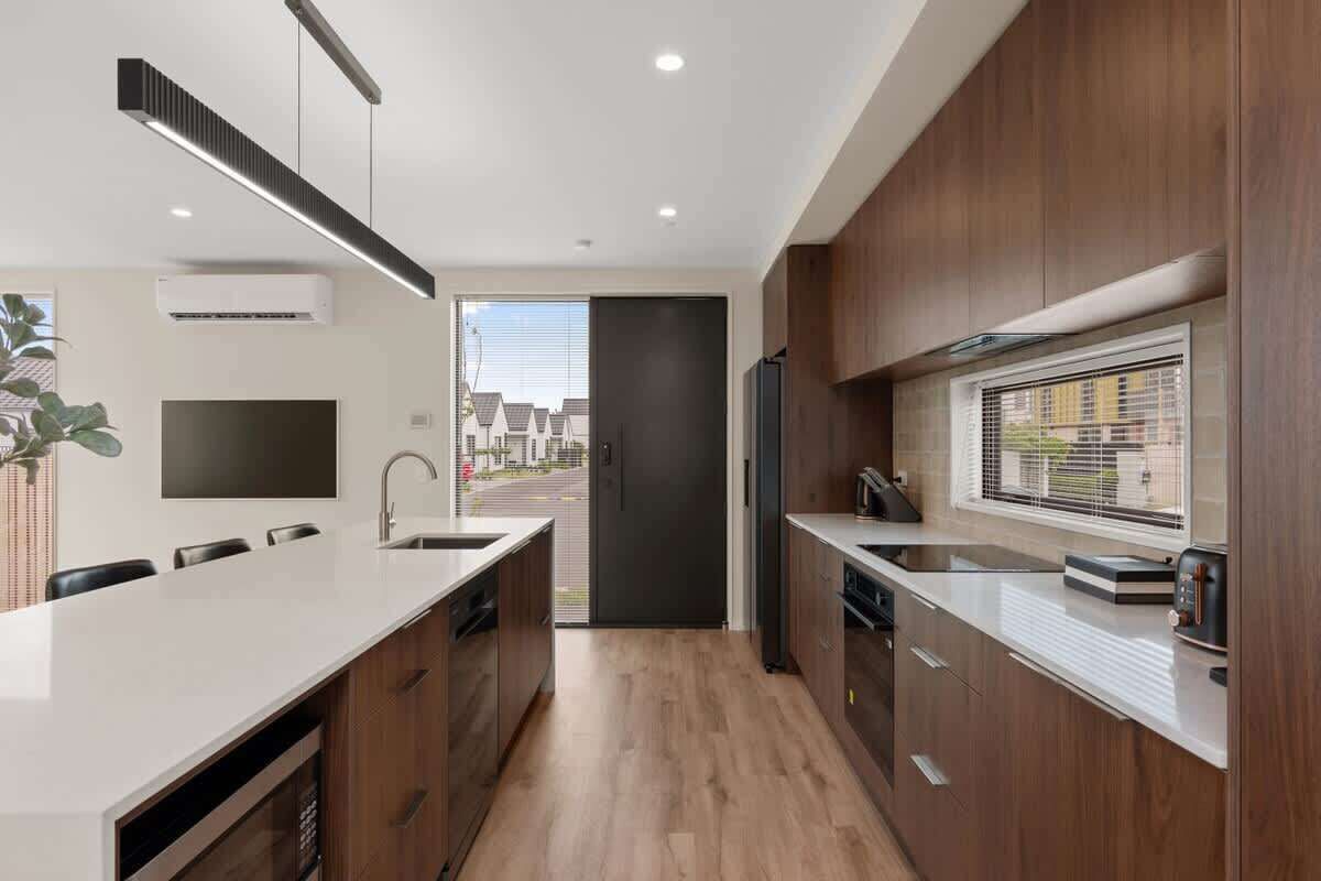 Spacious fully equipped kitchen
