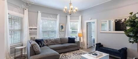 Televisión, oficina