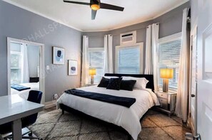 Iron/ironing board, WiFi, bed sheets - Mansion Flats Majestic - Central Downtown (Sacramento)