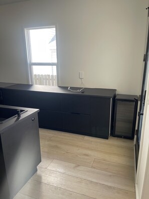 Interior - Fabulous 2-bedroom luxury townhome with soaking tub and modern finishes (Indianapolis)