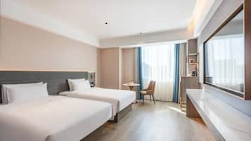 Habitación Confort con 2 camas individuales | Espacio para trabajar con laptop y wifi gratis