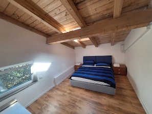 Acceso a internet y ropa de cama 
