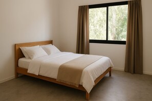 Tabla de planchar con plancha, wifi y ropa de cama 