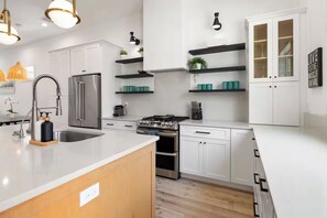 Paper towels - World Cup  Metro to Stadium  Sleeps 22+Casita (Houston)