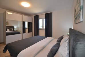 Free WiFi, bed sheets - Golden Horizon Apartment (Bale)