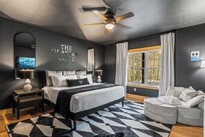 Bureau, fer et planche à repasser, lit parapluie, Wi-Fi gratuit