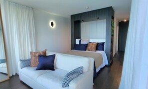 Iron/ironing board, WiFi, bed sheets - Diamond Bay Clifftop Apartment (Vaucluse)
