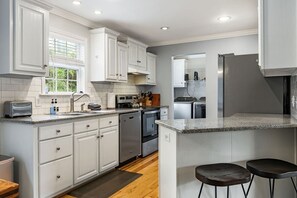 Fridge, microwave, oven, stovetop - 15 Min to DT AVL | Hot Tub, Fire Pit & Fenced Yard (Asheville)