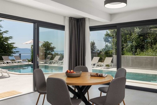 Casa Meer an sea-view retreat with panoramic pool