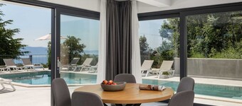Casa Meer an sea-view retreat with panoramic pool