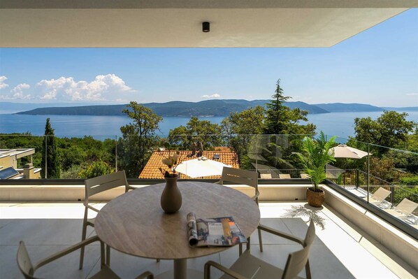 Outdoor dining - Casa Meer an sea-view retreat with panoramic pool (Zagorje)