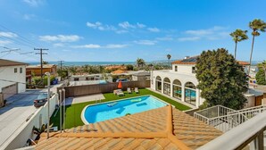 Unclassified image, 2 of 24, button - Sunny OB Studio: Balcony + Minutes to Beach (San Diego)