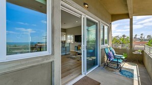 Unclassified image, 5 of 24, button - Sunny OB Studio: Balcony + Minutes to Beach (San Diego)