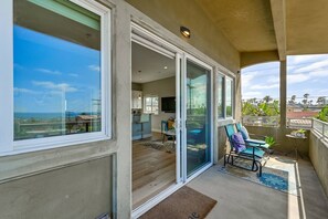 Terrace/patio - Sunny OB Studio: Balcony + Minutes to Beach (San Diego)