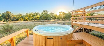 Hill Country Home w/Hot Tub & Fire Pit/Close To Town