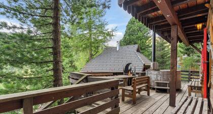 Rustic hut at 1800m near the ski lift with sauna, fireplace and panoramic views