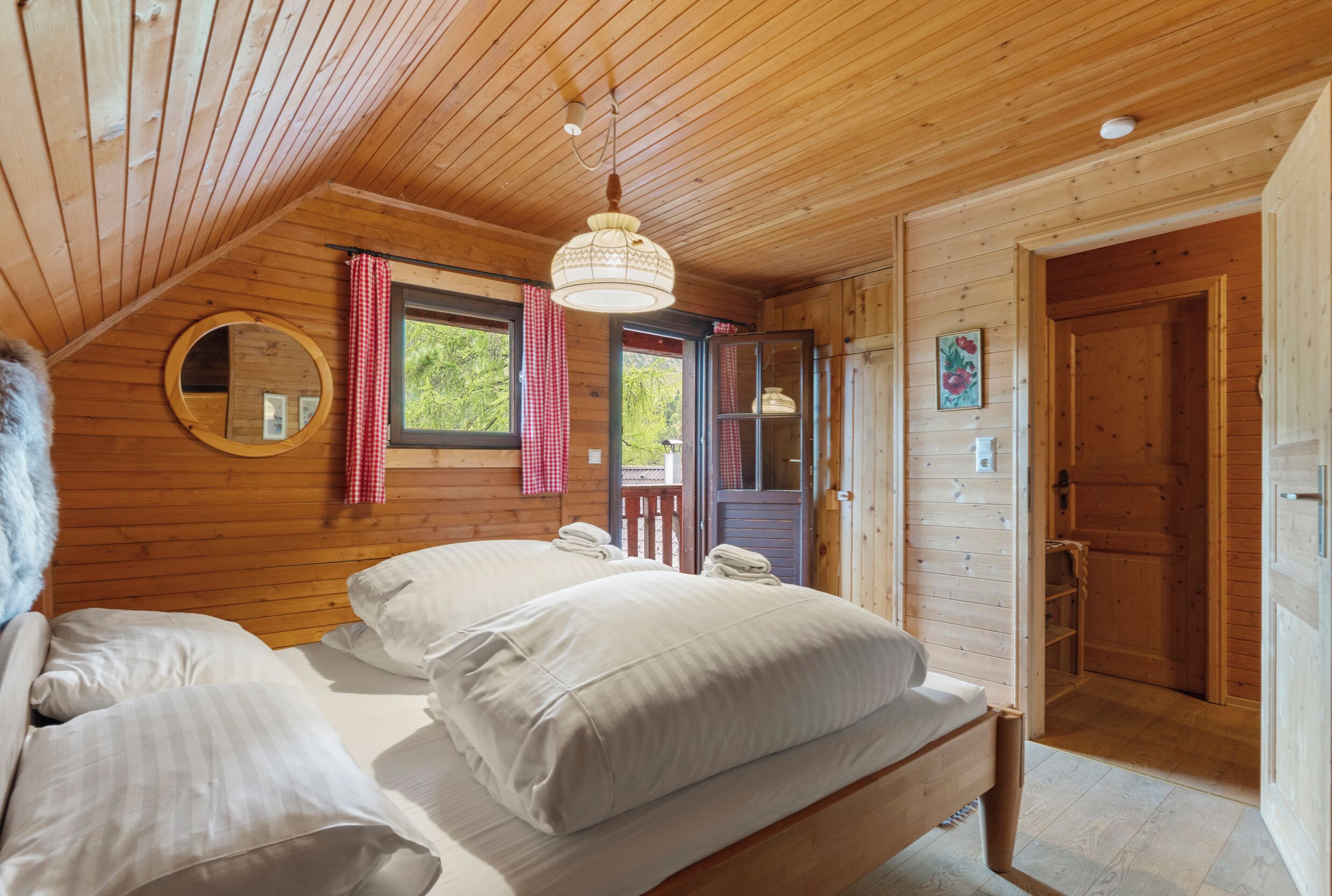 3 Schlafzimmer, Zimmersafe, Bügeleisen/Bügelbrett, Reisekinderbett