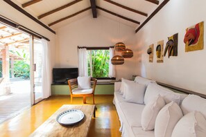 Casa | Sala d'estar | Televisor intel·ligent de 43 polzades amb canals digitals 