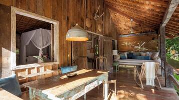 Casa, vista para o jardim | Terraço/pátio