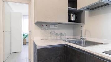 Microonde, piano cottura, lavastoviglie