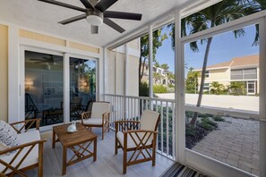 Terrace/patio - Villa Sanibel 1B - 10 Footsteps to the beach! (Sanibel)